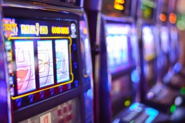 kristal77 mobile app showing sports betting and casino game categories